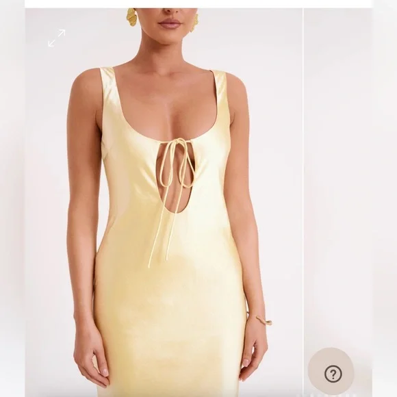 Aubrie Keyhole Satin Maxi Dress - Butter - Picture 4 of 4